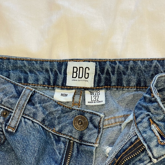 Urban Outfitters BDG Mom Jeans with Lining Along Sides - Picture 3 of 3